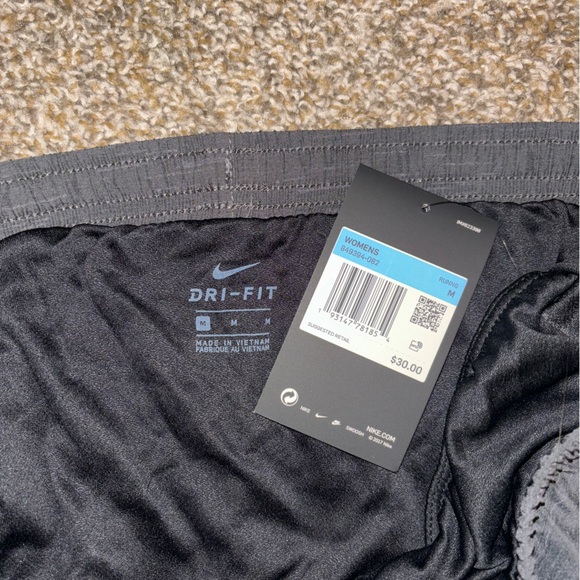 Nike Dry Fit Running Shorts Women’s NWT - Picture 3 of 4